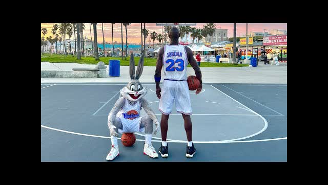 Michael Jordan & Bugs Bunny 2v2 In Real Life [Space Jam 3]